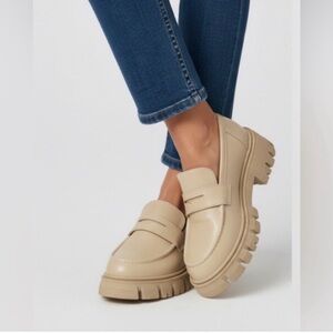 Cushionaire Pierce Lug Sole Beige Women's Loafers